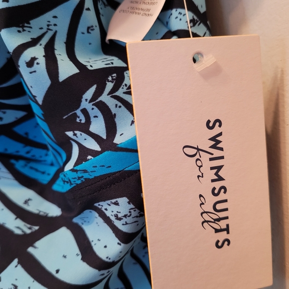 Swimsuits for all plus size - Picture 2 of 6